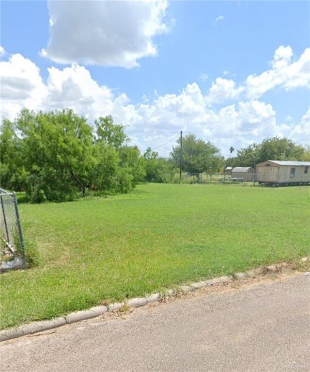 Listing photo 2 for 6304 Carnation St, Edinburg TX 78542