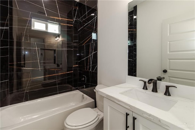 405 S 23rd St, Hidalgo, TX 78537 - bathroom with vanity and shower / tub combination