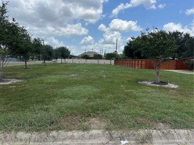 1222 13th St, Harlingen, TX 78550