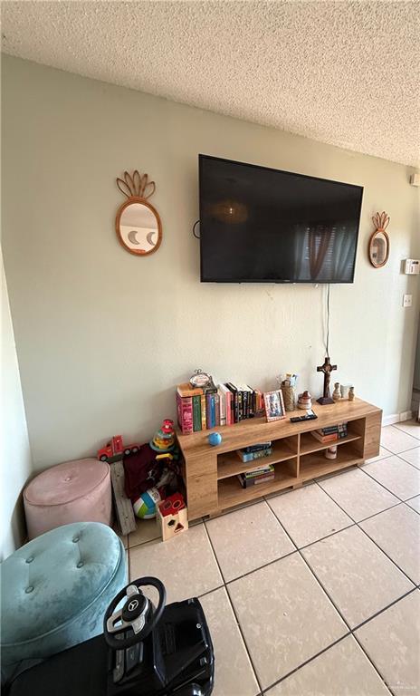 1341 Kokopelli Dr, Edinburg, TX 78541 - detailed view of a textured ceiling
