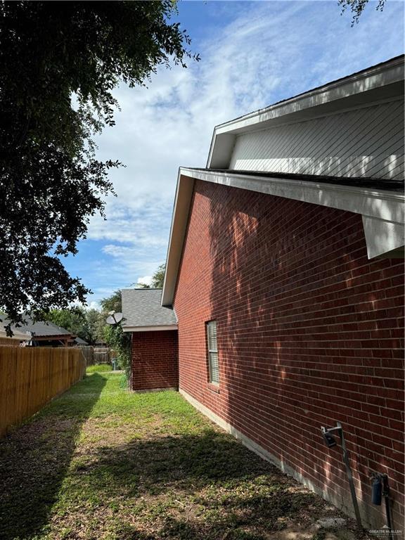 2011 E 28th St, Mission, TX 78574 - photo 9