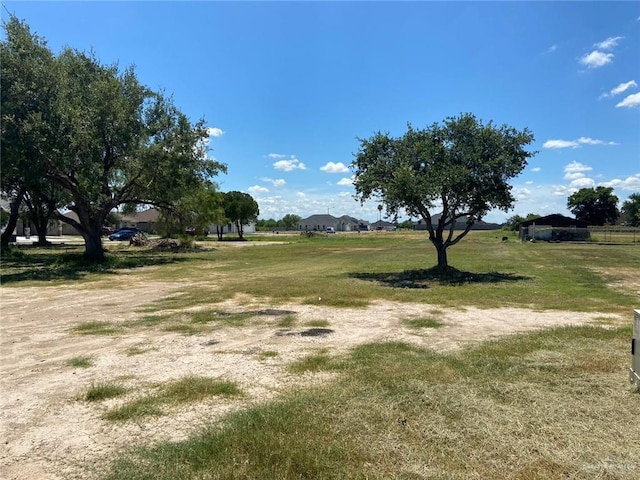 Listing photo 3 for 900 N Trosper Blvd, Alton TX 78573