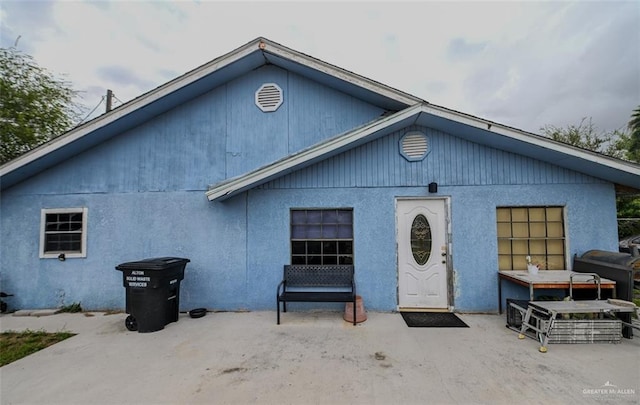 view of front of house with a patio