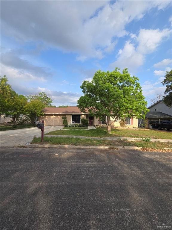 view of front of home featuring driveway