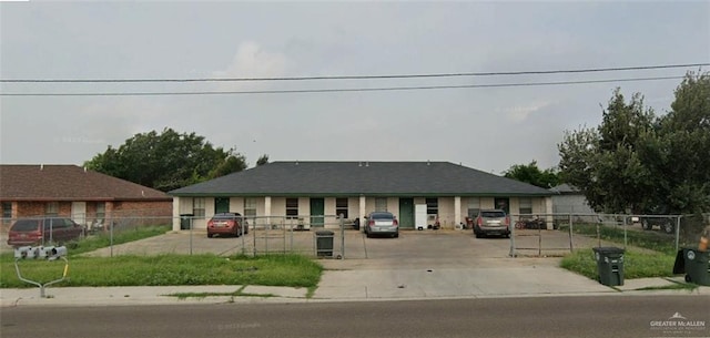 view of front of property