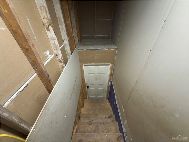 4810 Amber St, Mission, TX 78574 - view of stairway