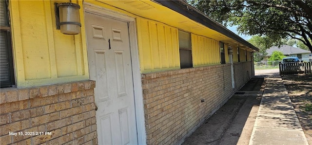 1009 W Champion St, Edinburg, TX 78539 - view of side of home with brick siding