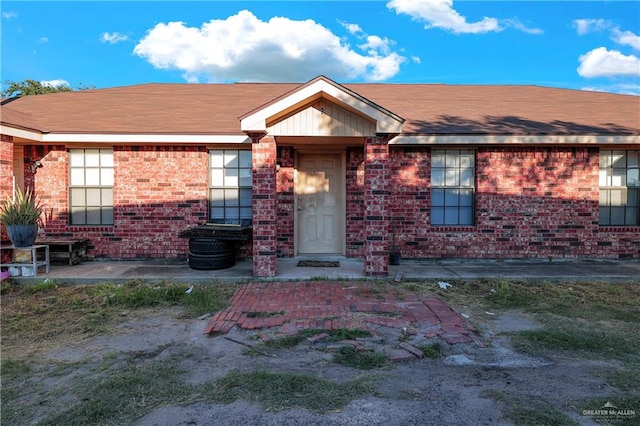 view of front of house featuring a patio