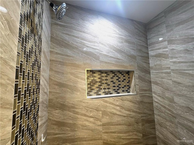 1511 Oak Dr, Mission, TX 78572 - bathroom view of tiled shower