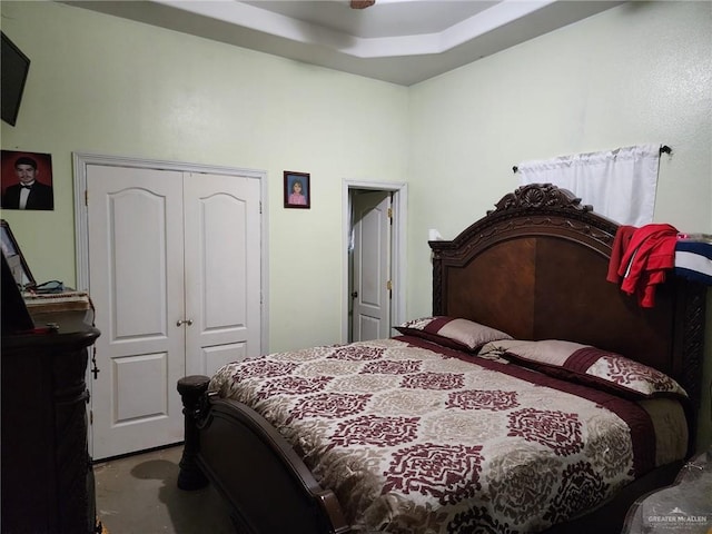 bedroom featuring a closet