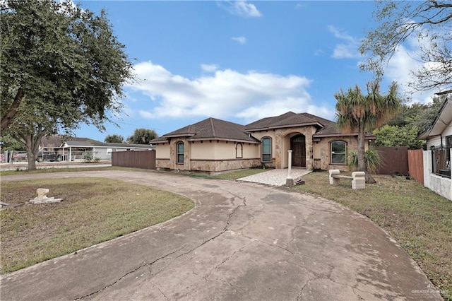 view of front of house with a front lawn