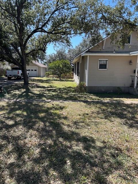 228 E Wood Ave, Raymondville, TX 78580 - photo 1