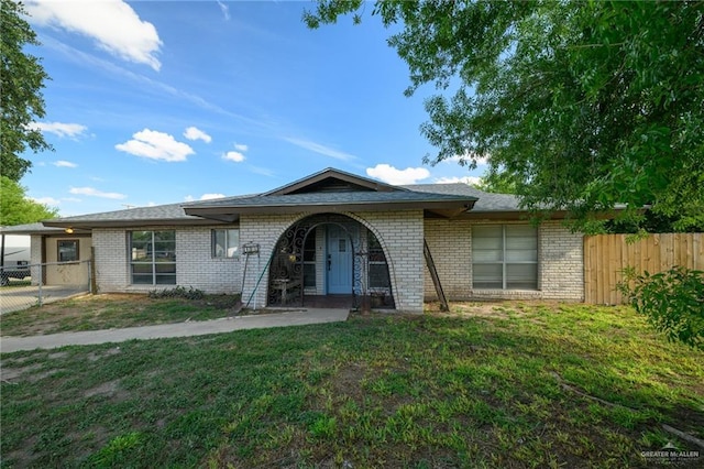408 E Ebony St, La Feria, TX 78559 - ranch-style house featuring brick siding