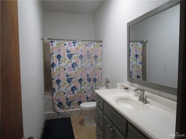 5401 Sunny Cir, Mission, TX 78574 - full bath with vanity and tile patterned flooring