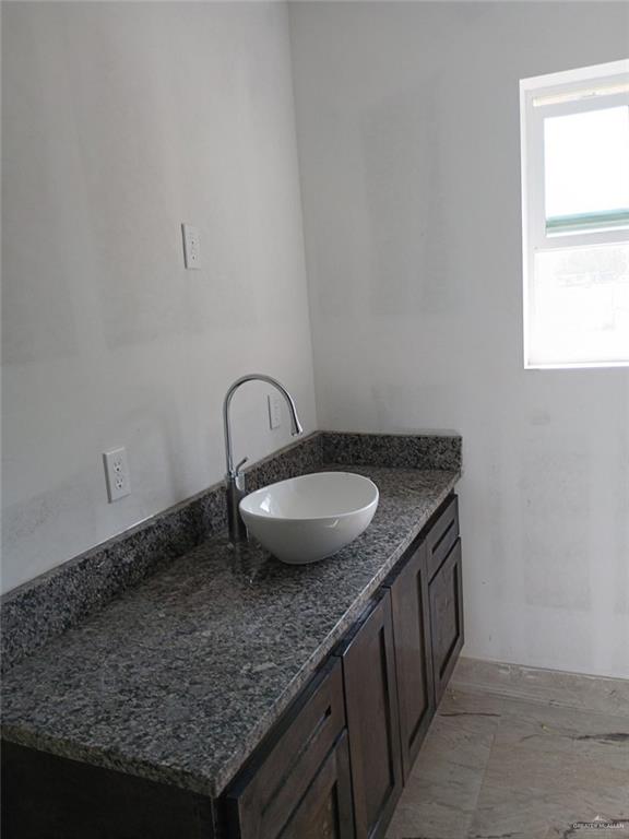 1020 S Georgia Ave, Mercedes, TX 78570 - photo 12