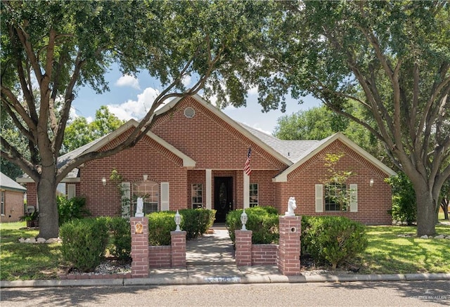 view of front of house with a front yard