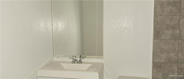1217 S 1st St, Harlingen, TX 78550 - bathroom featuring vanity