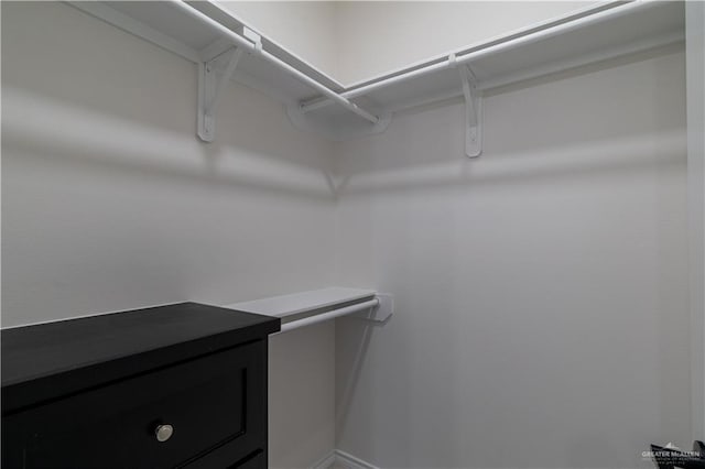328 N Leon Ave, Elsa, TX 78543 - view of walk in closet
