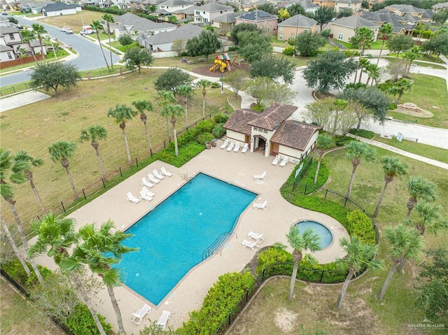 view of swimming pool