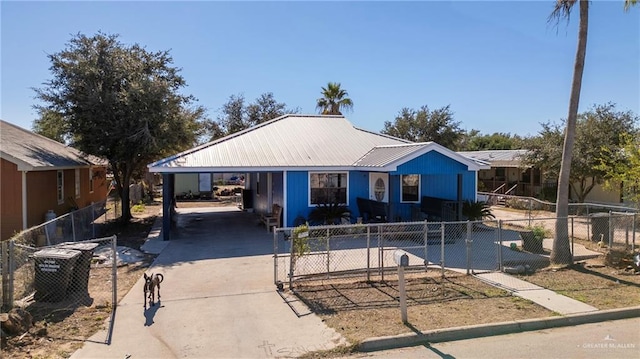 view of front facade featuring a carport