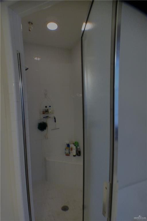 3319 Country Club Dr N, Edinburg, TX 78542 - detailed view of a shower stall