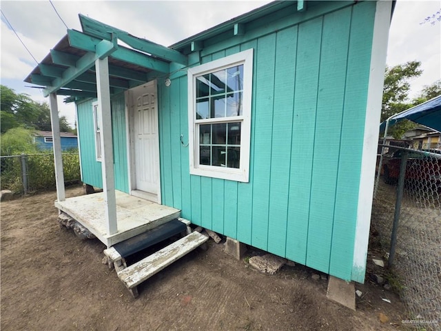 210 N Palmas St, Weslaco, TX 78596 - view of outdoor structure with fence
