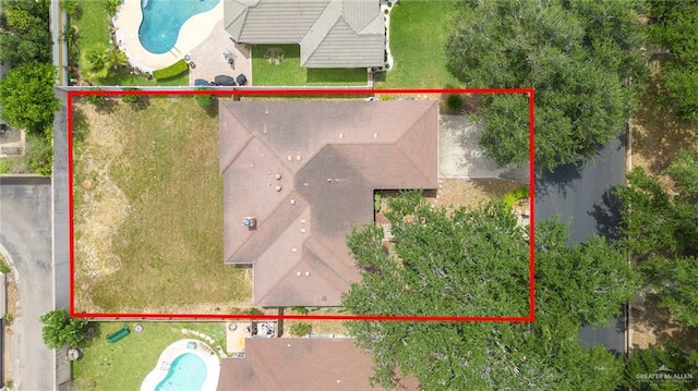 409 Kiwi Ave, Mcallen, TX 78504 - aerial view of property and surrounding area featuring a pool and property boundaries highlighted