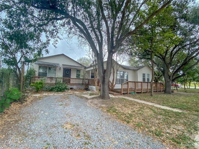 view of front of property