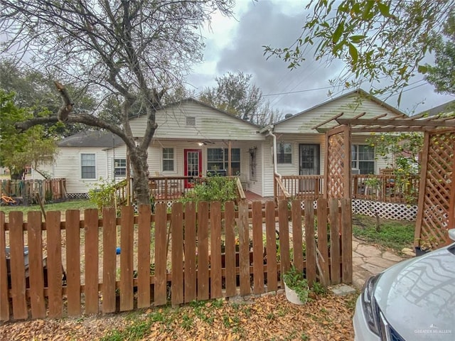 view of front of house featuring a porch