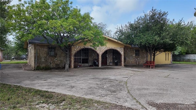 612 W Ramirez St, Rio Grande City, TX 78582 - view of front of house with stone siding