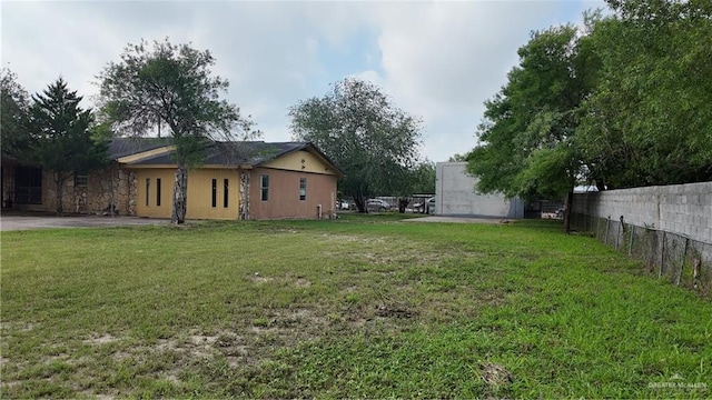 612 W Ramirez St, Rio Grande City, TX 78582 - view of yard