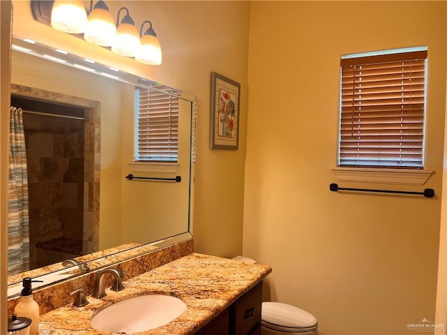917 Beddoes Rd, La Feria, TX 78559 - bathroom with vanity and tiled shower