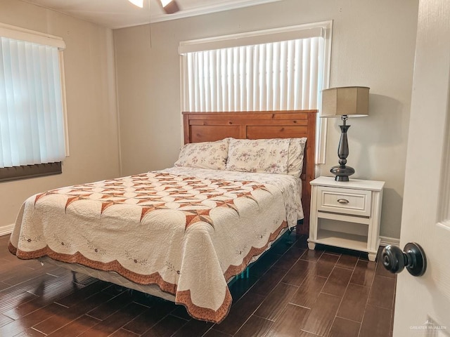 bedroom with ceiling fan