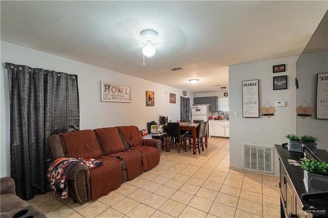 905 N 6th Ave, Edinburg, TX 78541 - living area with light tile patterned floors