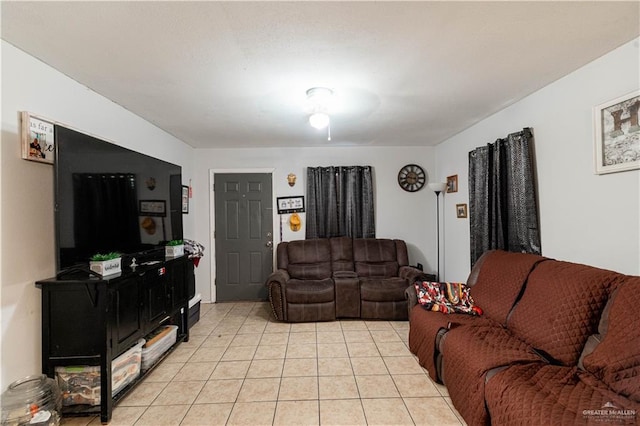 905 N 6th Ave, Edinburg, TX 78541 - living area with light tile patterned flooring