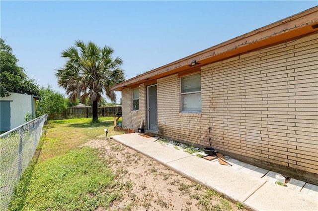 905 N 6th Ave, Edinburg, TX 78541 - view of yard