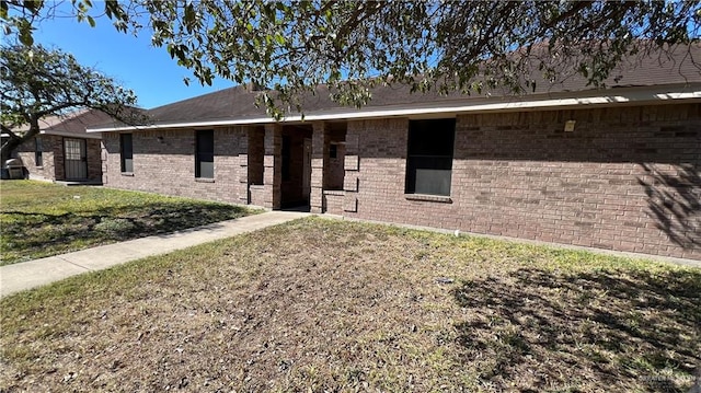 exterior space featuring a yard