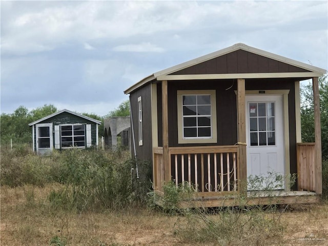 view of outbuilding