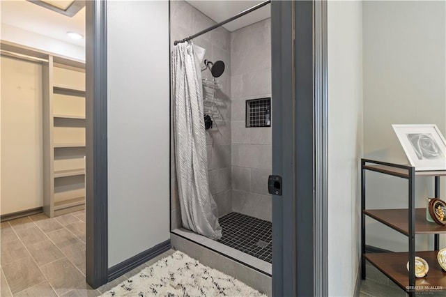 bathroom featuring curtained shower