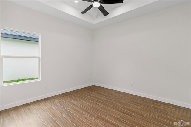 empty room with ceiling fan