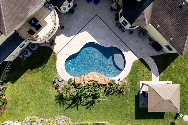 806 Beryl Cir, Weslaco, TX 78596 - drone / aerial view of a pool