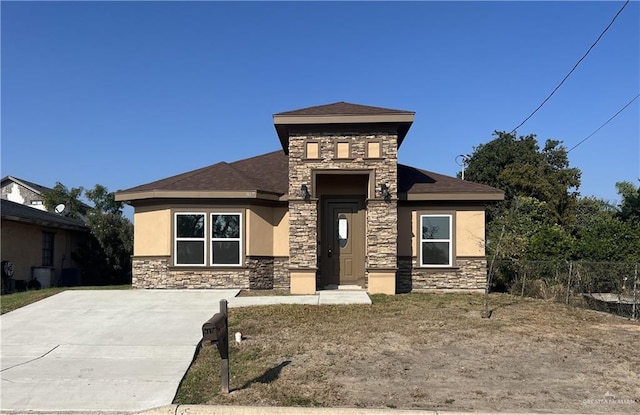 view of front of property