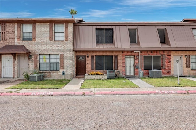 2201 Jackson Rd Unit 47-O, Pharr, TX 78577 - photo 1