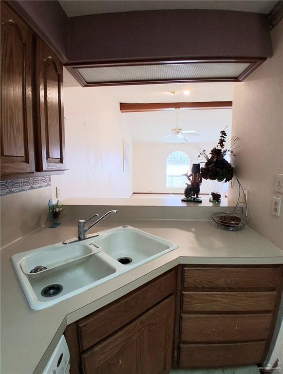 2208 N Mayberry Rd, Mission, TX 78573 - photo 9