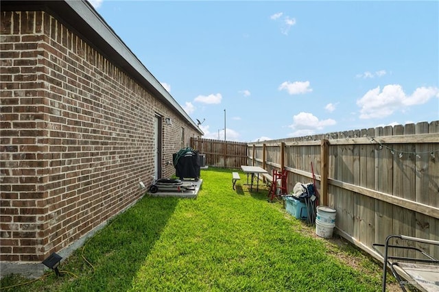 909 N Maryland St, Alton, TX 78573 - view of yard