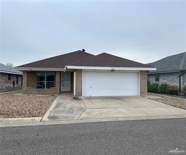 504 Capricorn St, Mission, TX 78572 - photo 1