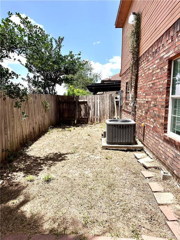 3205 Black Oak Ln, Mission, TX 78573 - photo 1
