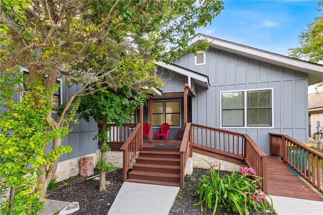 136 W Evergreen St, Boerne, TX 78006 - view of front of house featuring board and batten siding and covered porch