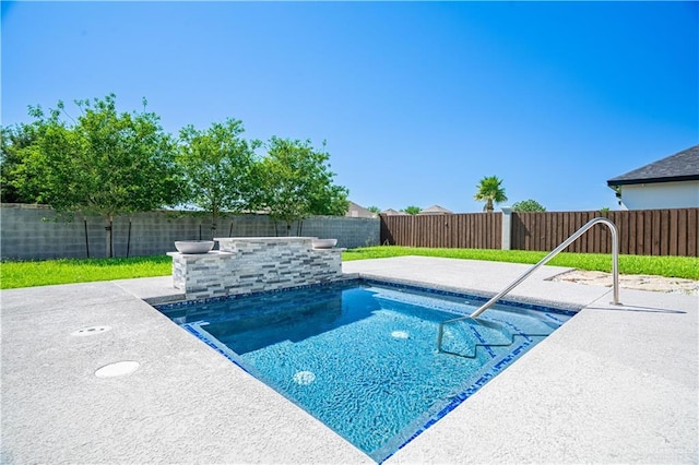 13809 N 37th St, Mcallen, TX 78504 - view of swimming pool featuring a fenced backyard and a patio