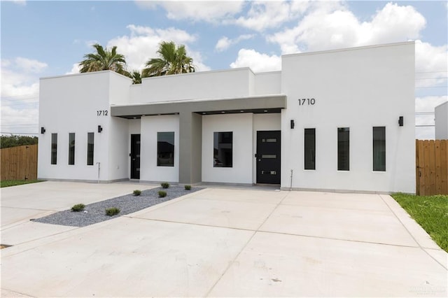 1710 W B St, Mission, TX 78572 - view of front of home featuring stucco siding
